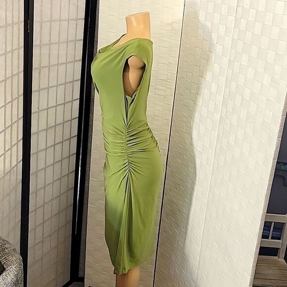 EVAN-PICONE DRAPED NECKLINE SLEEVELESS RUCHED MIDI DRESS - Picture 6 of 13